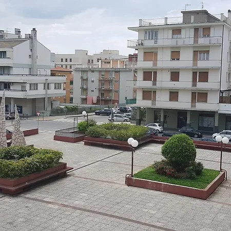 Central Sestri 3 Bedrooms Hotel apartamentowy *
