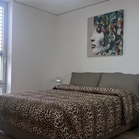 Central Sestri 3 Bedrooms Hotel apartamentowy *
